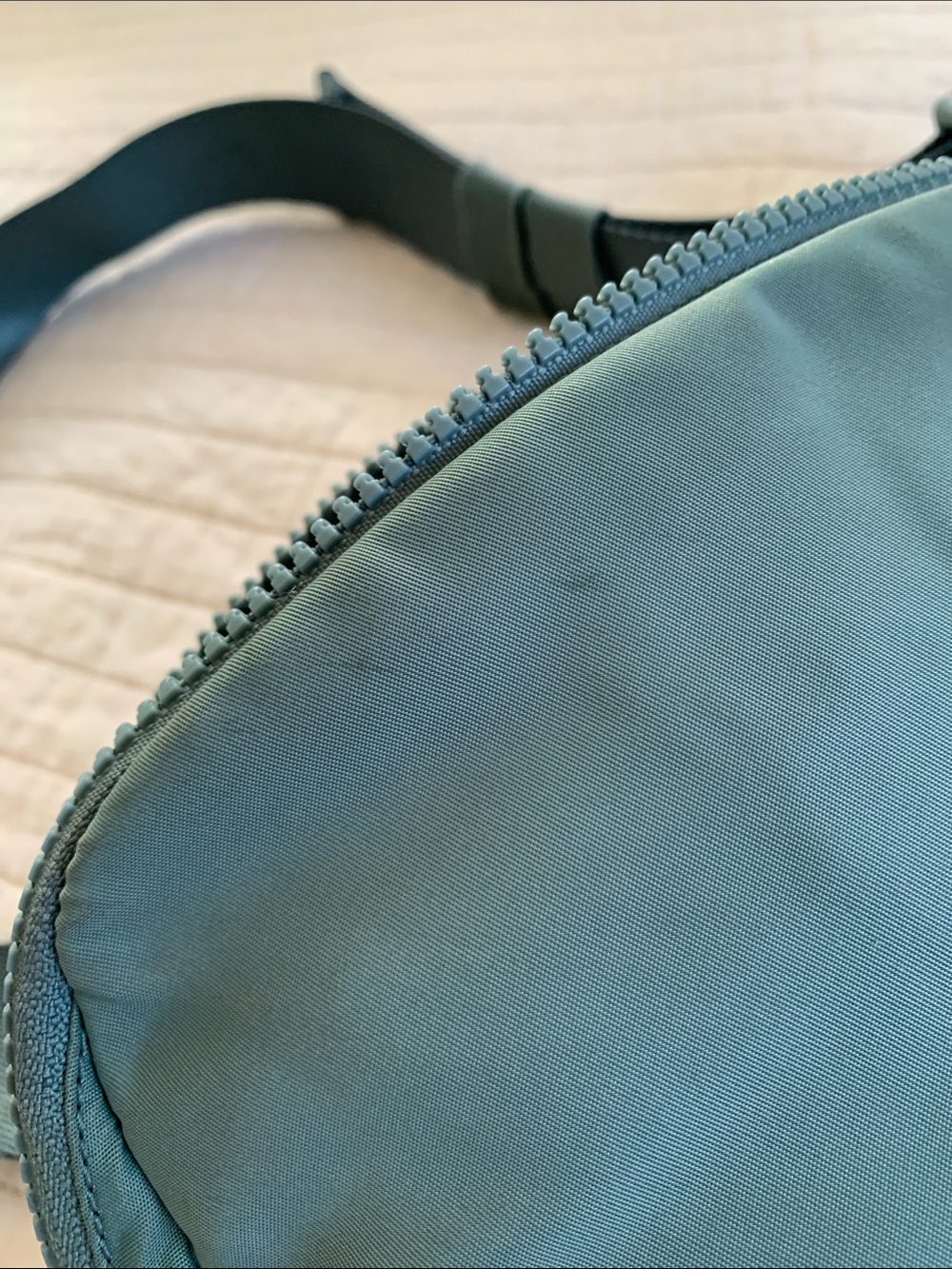 lululemon waist bag and pink cosmetic bag - Picture 3 of 11